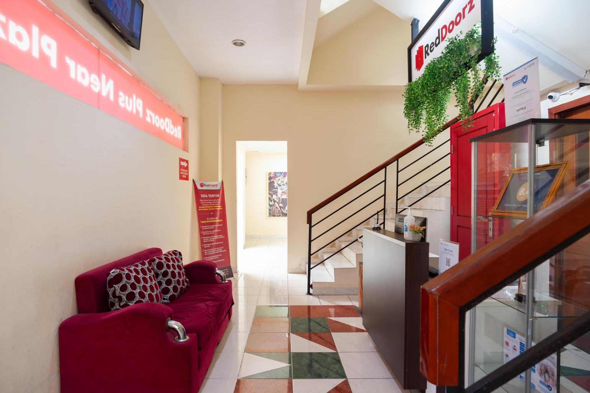 Reddoorz Plus Near Plaza Blok M Jakarta Eksteriør bilde