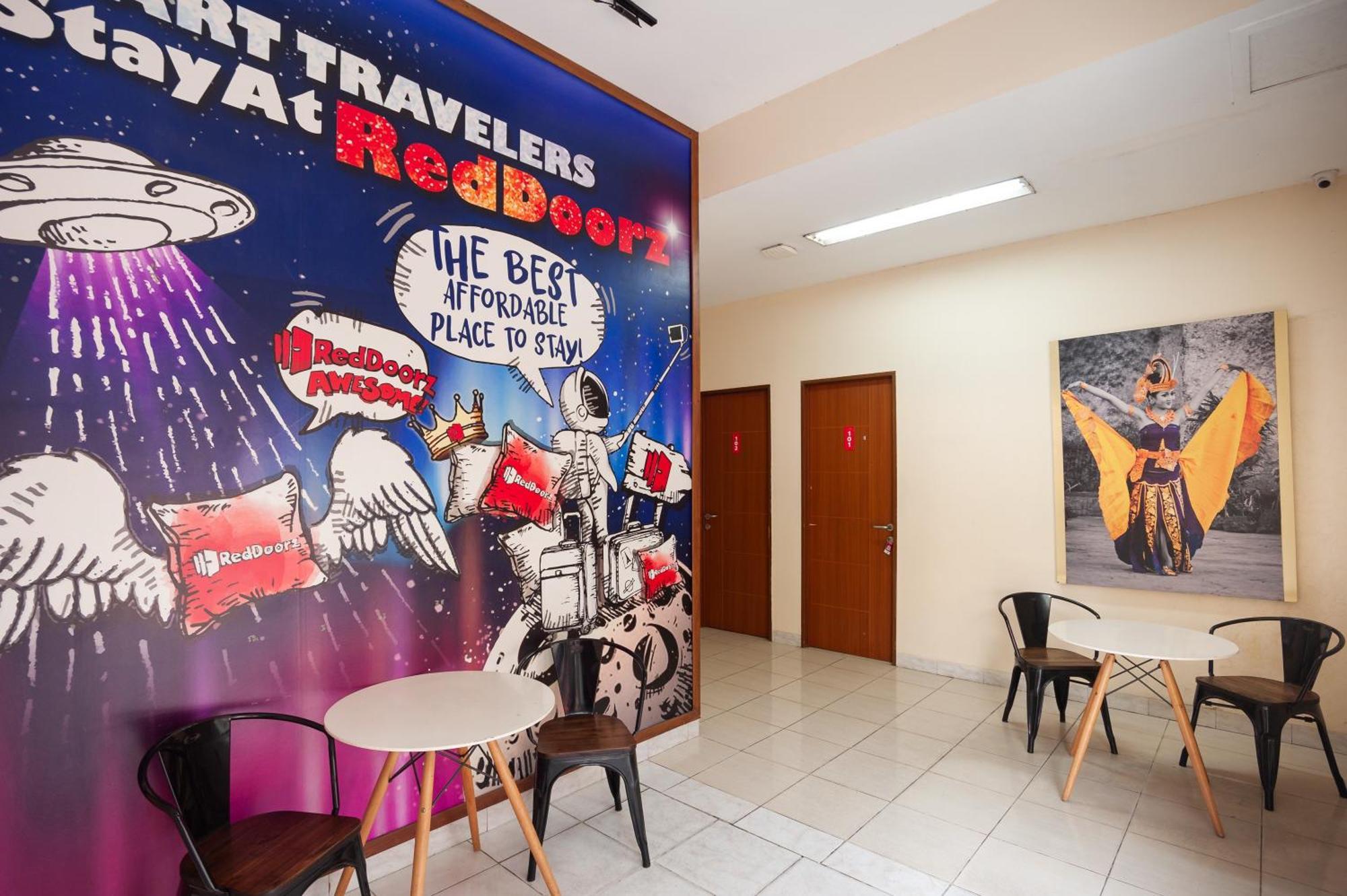 Reddoorz Plus Near Plaza Blok M Jakarta Eksteriør bilde