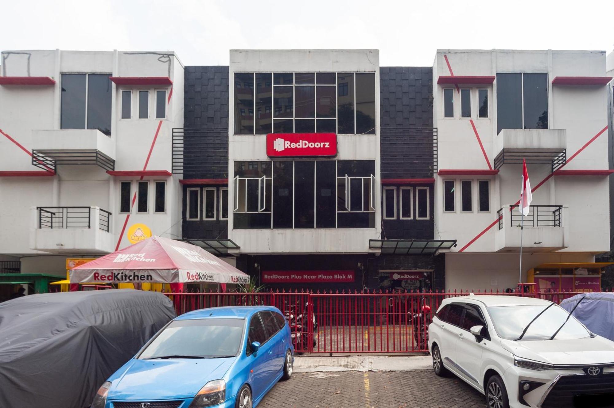 Reddoorz Plus Near Plaza Blok M Jakarta Eksteriør bilde