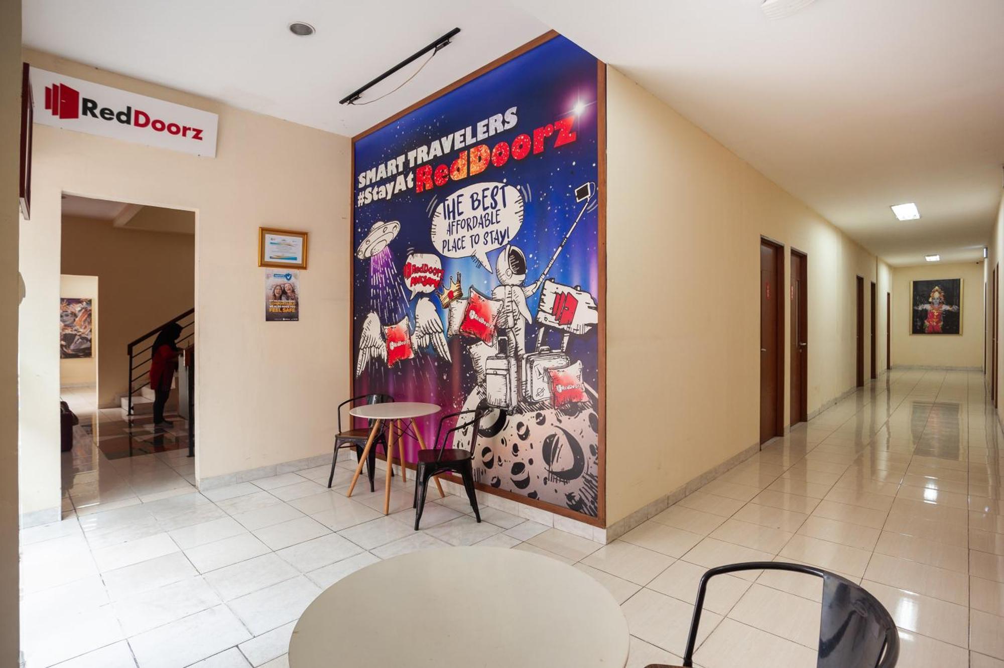 Reddoorz Plus Near Plaza Blok M Jakarta Eksteriør bilde