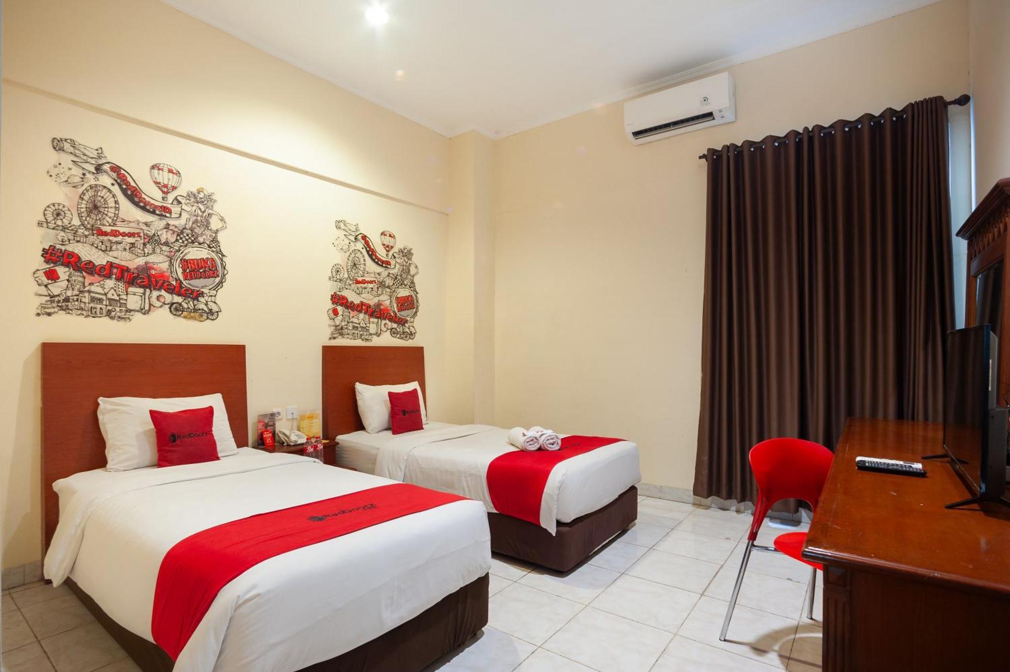 Reddoorz Plus Near Plaza Blok M Jakarta Eksteriør bilde