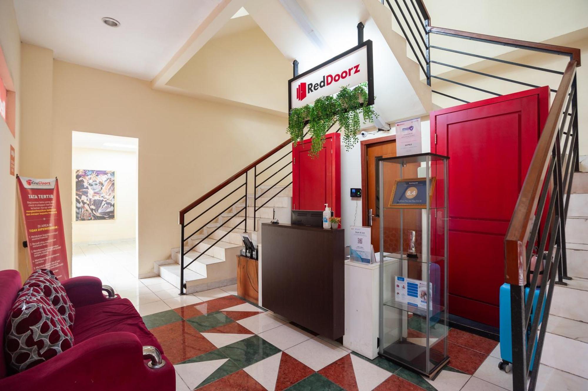 Reddoorz Plus Near Plaza Blok M Jakarta Eksteriør bilde