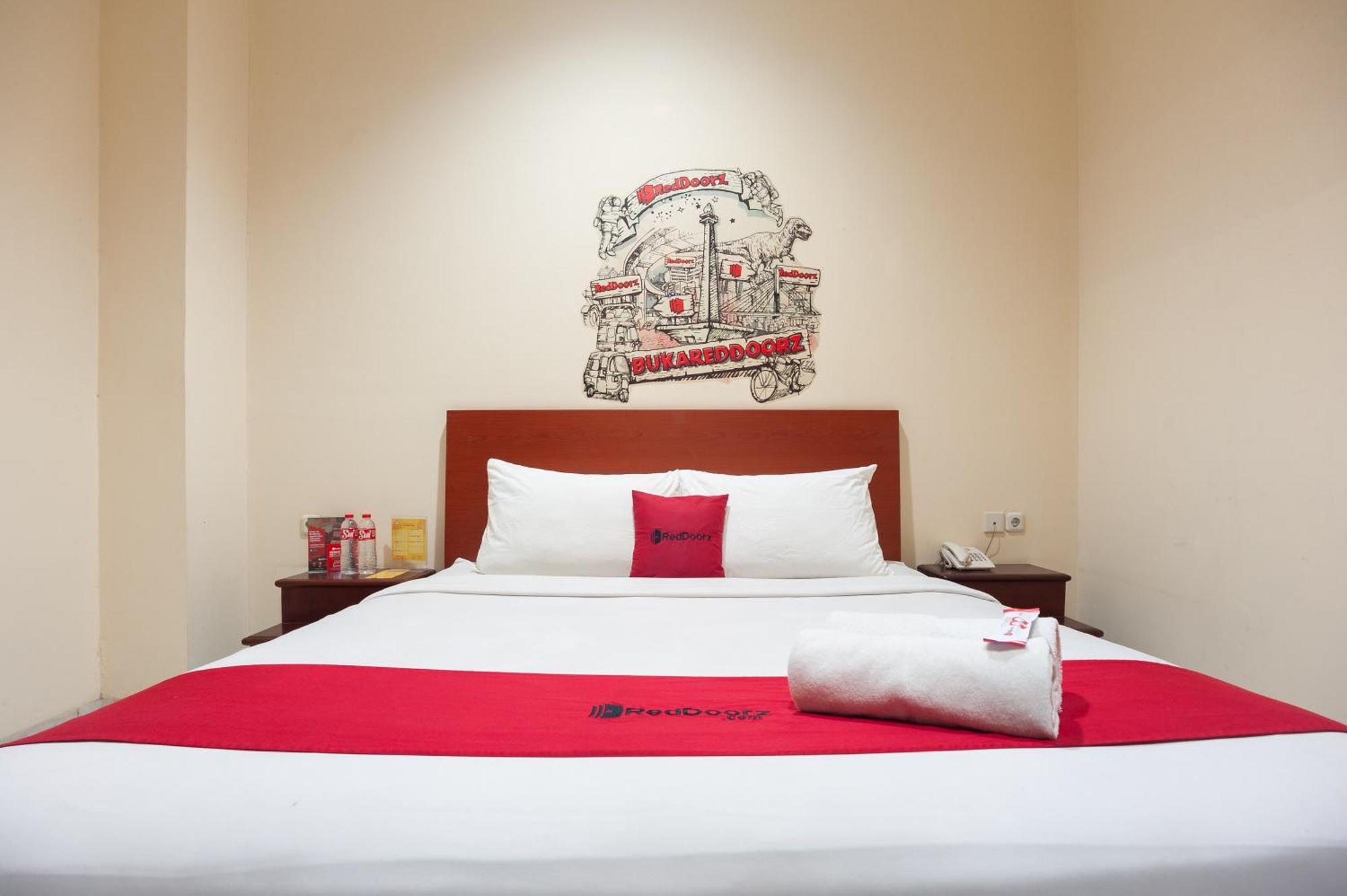 Reddoorz Plus Near Plaza Blok M Jakarta Eksteriør bilde