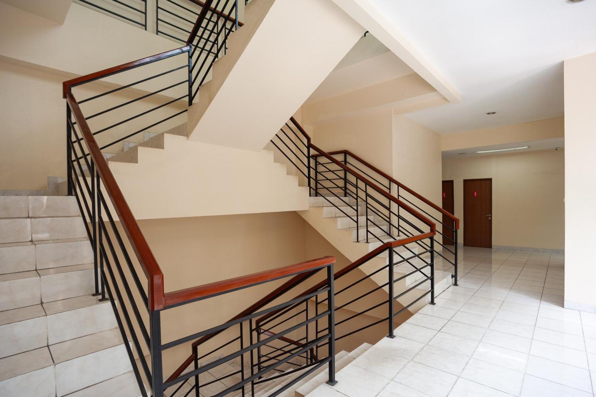 Reddoorz Plus Near Plaza Blok M Jakarta Eksteriør bilde